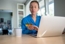 DNSC avertizează asupra unei noi înșelătorii online cu promisiuni de bani rapizi noua-teapa-online-care-promite-bani-rapizi:-dnsc-te-avertizeaza-sa-nu-cazi-in-capcana