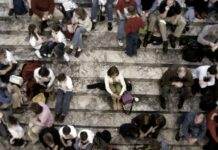 Afacerea de pe urma singurătății devine profitabilă în Spania pentru a face prieteni platesti-lunar-ca-sa-ti-faci-prieteni-noi.-afacerea-profitabila-de-pe-urma-singuratatii-castiga-teren-in-spania