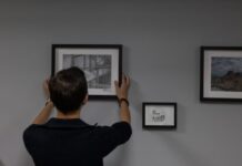 Student inventează ciment magnetic fără găuri în pereți ciment-magnetic-fara-gauri-in-pereti:-inventia-unui-student-care-ar-putea-schimba-modul-in-care-decoram-casa