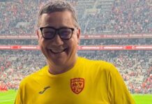 Victor Ponta a mers în Turcia purtând mai multe tricouri cu simboluri naționale ale României moment-curios:-victor-ponta-s-a-dus-la-turcia-–-romania-imbracat-cu-tricourile-ambelor-nationale,-unul-peste-altul!-cok-cok-cok-zor