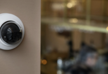 Axis lansează camere mini dome cu AI pentru supraveghere discretă axis-lanseaza-camere-mini-dome-cu-ai-integrat:-supraveghere-discreta-si-analiza-video-avansata-direct-pe-dispozitiv