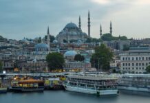 Costurile unei mese pentru patru persoane în Istanbul în 2026, explică un român cat-costa-o-masa-pentru-patru-persoane-in-istanbul:-un-roman-se-plange-de-preturile-mari-din-2026-„totul-este-un-haos.-trebuie-sa-fii-atent”