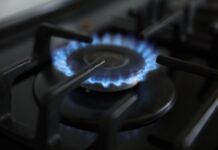 Facturile la gaz vor crește de la 1 aprilie, cu suma plătită în plus de români cu-cat-vor-creste-facturile-la-gaz-de-la-1-aprilie.-suma-pe-care-romanii-o-vor-plati-in-plus