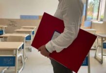 Profesorii pot primi mai mulți bani din toamnă, analiză pentru majorare tarifare profesorii-ar-putea-primi-mai-multi-bani-din-toamna.-tariful-pentru-plata-cu-ora,-analizat-pentru-majorare