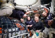 Astronauții Artemis II au avut dificultăți cu toaleta și emailul în timpul misiunii drumul-spre-luna,-cu-probleme-pamantesti.-astronautii-artemis-ii-s-au-luptat-cu-toaleta-si-emailul