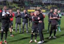 Scandări xenofobe și obiectiv trasat câinilor după meciul FC Argeș – Dinamo scandari-xenofobe-si-obiectiv-trasat-cainilor-chiar-pe-teren-dupa-fc-arges-–-dinamo