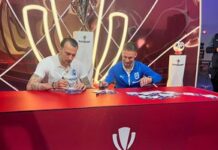 Fotbaliștii Universității Craiova cu trofeul Superligii în așteptare fotbalistii-universitatii-craiova,-alaturi-de-trofeul-superligii:-peste-o-luna-si-jumatate-va-fi-al-nostru