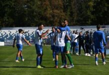 Fotbaliștii unei echipe de tradiție care voia în Superliga trăiesc pe banii părinților fotbalistii-unei-echipe-de-traditie,-care-voia-in-superliga,-traiesc-pe-banii-parintilor!