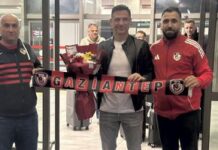 Fanii Gaziantep l-au întâmpinat pe Mirel Rădoi la revenire cum-a-fost-intampinat-mirel-radoi-de-fanii-lui-gaziantep