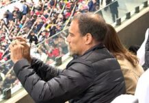 Fostul internațional al Liverpool a jucat pentru Dinamo Craiova cu tricoul României fostul-international-al-lui-liverpool-a-aparut-la-dinamo-craiova-cu-tricoul-romaniei-pe-umar