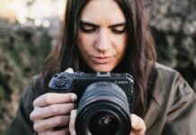 Canon lansează EOS R6 V cu filmare 7K RAW și obiectiv RF cu zoom motorizat canon-schimba-piata-camerelor-pentru-creatori:-noua-eos-r6-v-filmeaza-7k-raw-si-vine-cu-primul-obiectiv-rf-full-frame-cu-zoom-motorizat