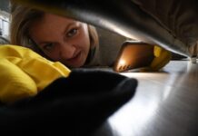 Aplicația de lanternă descărcată de milioane acum 10 ani are un caz care atrage controale ale autorităților aplicatia-de-lanterna-descarcata-de-milioane-acum-10-ani-ascundea-ceva-grav:-cazul-care-a-atras-atentia-autoritatilor