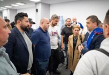 Ministrul Apărării a discutat cu suporterii Stelei despre situația echipei ministrul-apararii-nationale-a-organizat-o-intalnire-cu-suporterii-stelei-la-stadion:-sufletul-este-umilit-de-ani-de-zile