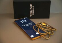 Presa străină scrie despre primele teste ale telefonului patriotic al lui Donald Trump primele-teste-si-impresii-cu-telefonul-patriotic-al-lui-donald-trump.-ce-parere-are-presa-straina