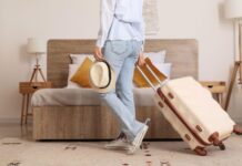 Românii folosesc un truc pentru prețuri mai mici la avion și hotel trucul-prin-care-romanii-gasesc-preturi-mai-ieftine-la-avion-si-hotel.-greseala-pe-care-multi-o-fac-cand-rezerva-vacante