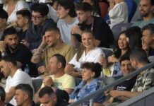 Bîrligea și Antonia surprinși în timp ce FCSB juca cu Botoșani cum-au-fost-surprinsi-birligea-si-antonia-in-timp-ce-fcsb-se-chinuia-cu-botosani