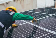 Comuna din România oferă panouri fotovoltaice gratuite pentru independență energetică comuna-din-romania-care-vrea-sa-devina-independenta-energetic.-localnicii-primesc-panouri-fotovoltaice-gratis