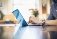 Cele mai frecvente greșeli în achiziția de laptopuri cele-mai-mari-greseli-pe-care-le-fac-oamenii-cand-isi-cumpara-laptop