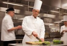 Cum devii chef în România: costuri cursuri și salarii posibile cum-poti-deveni-chef-in-romania.-cat-costa-cursurile-si-cat-poti-castiga-in-aceasta-meserie