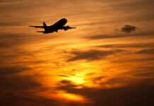 Site online pentru detectarea în timp real a problemelor avioanelor în zbor site-ul-care-poate-detecta-in-timp-real-daca-un-avion-are-probleme-in-aer-sau-transmite-cod-de-urgenta