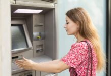Sfaturi pentru românii care pleacă în vacanță: plățile cash și comisioanele cardurilor avertisment-pentru-romanii-care-pleaca-in-vacanta:-unde-e-mai-bine-sa-platesti-cash-si-unde-risti-comisioane-uriase-cu-cardul
