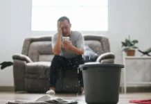 Responsabilitatea pentru pagubele din infitrații în apartament, conform legii cine-plateste-daca-apartamentul-vecinului-este-afectat-de-infiltratii.-cum-se-stabileste-cine-este-responsabil-pentru-pagube