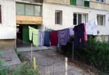 Orașe din România cu amenzi de până la 2.000 de lei pentru uscatul rufelor afară orasele-din-romania-in-care-poti-primi-amenzi-de-pana-la-2.000-de-lei-daca-iti-usuci-rufele-la-exteriorul-cladirii