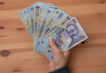 Cât ar trebui să câștige un român în 2026 pentru o viață decentă ce-salariu-ar-trebui-sa-aiba-un-roman-in-2026-pentru-a-trai-decent.-calcul-dupa-ultimul-val-de-scumpiri