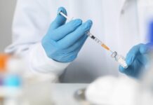 Vaccin personalizat împotriva melanomului reduce riscul de recidivă cu jumătate după cinci ani vaccinul-personalizat-impotriva-melanomului-care-ar-putea-schimba-tratamentul-cancerului.-riscul-de-recidiva-a-fost-redus-la-jumatate-dupa-cinci-ani
