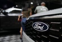 Ford recheme în service sute de mii de mașini din cauza unei defecțiuni ford-recheama-in-service-sute-de-mii-de-masini.-defectiunea-care-poate-creste-riscul-de-ranire-in-accident