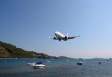 Prețurile biletelor de avion pentru vacanța în Grecia în 2026 cat-te-costa-o-vacanta-in-grecia-daca-alegi-avionul.-preturile-biletelor-in-2026-spre-santorini,-mykonos-sau-corfu