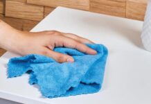 Culorile lavetelor din microfibră și utilizările lor specifice culorile-lavetelor-din-microfibra-nu-sunt-intamplatoare.-care-trebuie-folosita-in-baie,-bucatarie-sau-dormitor