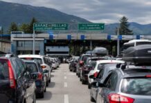 Cozi mari la granița Greciei din cauza noului sistem biometric cozi-uriase-la-intrarea-in-grecia.-turistii-asteapta-ore-intregi-din-cauza-noului-sistem-biometric:-asa-va-fi-toata-vara